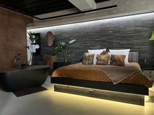 Zator Apartment | Elegant Premium Apartment & Spa with Perfect 10 Review