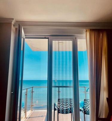 Shengjin Apartment | Enjoy Beachfront Studio Holidays with Top Guest Ratings
