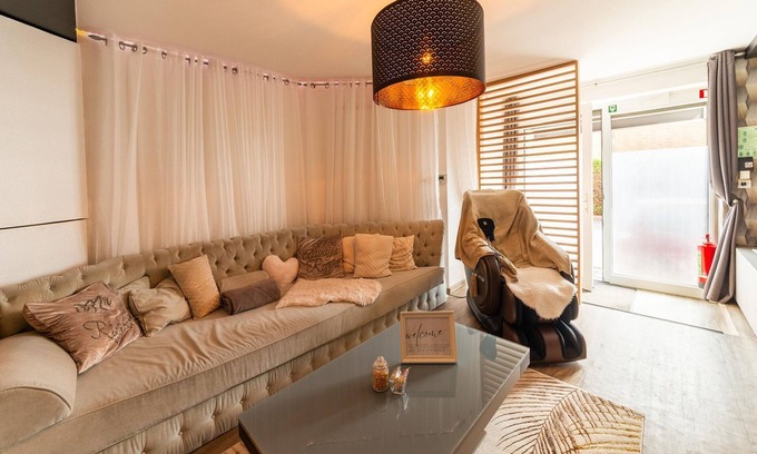 La Calamine Apartment | Indulge in a Premium Apartment with Bubble Bath Experience