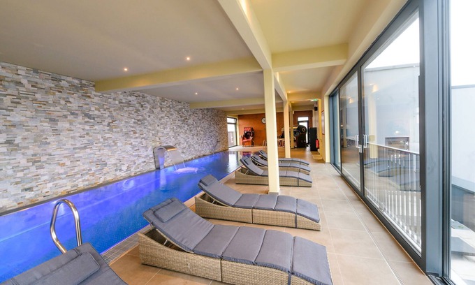 Obersendling Hotel | Eco-Friendly Hotel Lifestyle: Relax by the Pool & Spa