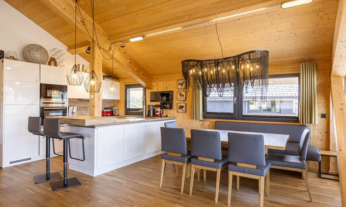 Pichl-Preunegg Ski Chalet | Elegant Chalet #06 with Sauna, Hot Tub & Pool Access