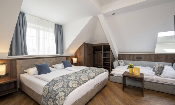 Taxham Bed & Breakfast | Delightful Double Room with Breakfast at Salzburg Hotel Lilienhof