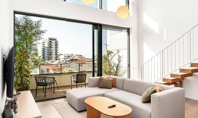 Giv'atayim Apartment | Premium Furnished Apt in TLV 2BR with AC and Wi-Fi