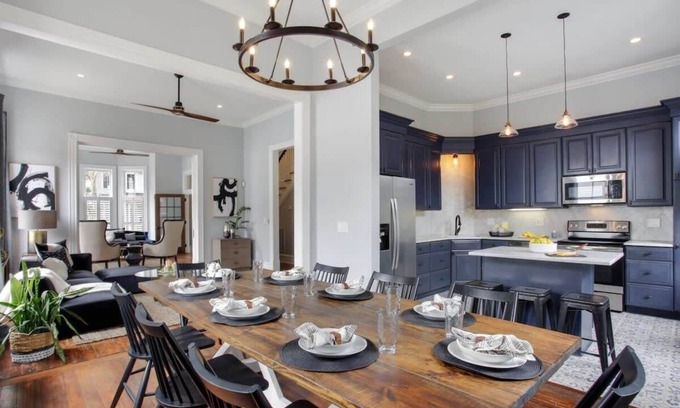 Savannah Victorian District House | Elegant Victorian District: Guest Rated 10/10 Stay