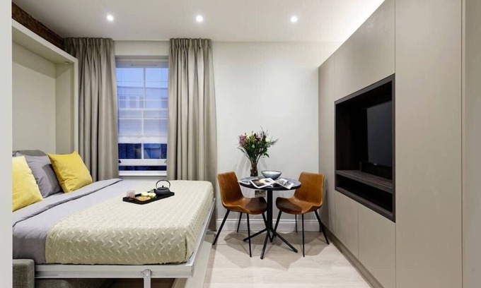 Queen's Gate Condo | Prime Studio Stay in Kensington with Kitchen Amenities