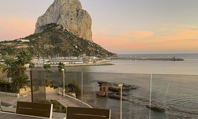 Calpe Apartment | Unforgettable Maren Apartments: Beachfront Bliss Awaits