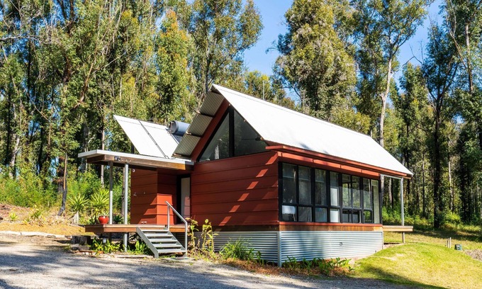 Broulee Villa | Relaxing Retreat at Premium Spa Bower with Kitchen Access