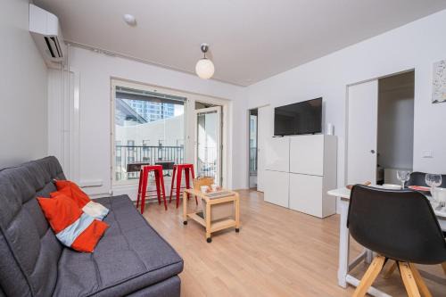 Kallio Apartment | Premium Stay With Air Conditioning and Sea View Balcony
