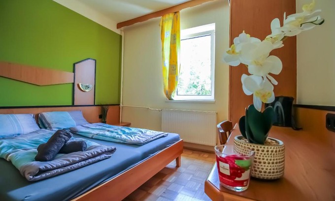 Rudolfsheim-Funfhaus Apartment | Family-Friendly Premium Studio 2P BS for Memorable Stays