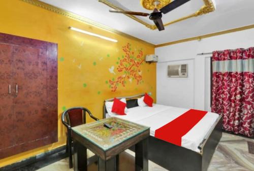 Charbagh Hotel | PREMIUM THE BEST HOTEL Near Railway Station - Wifi and Fully Air Conditioning Room - Prime Location - Room Service and Excellent Customer Service Awarded
