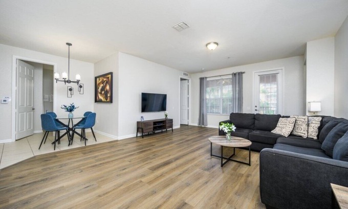 Florida Central Atlantic Coast Condo | Pet-Friendly Vista Cay Condo with Pool & Spa Amenities