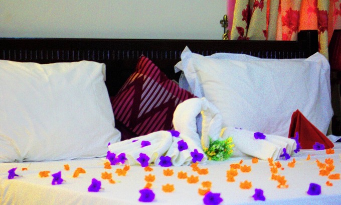 Kumasi Hotel | Elegant King Size Room with Ensuite at Gold Plus Hotel Ghana