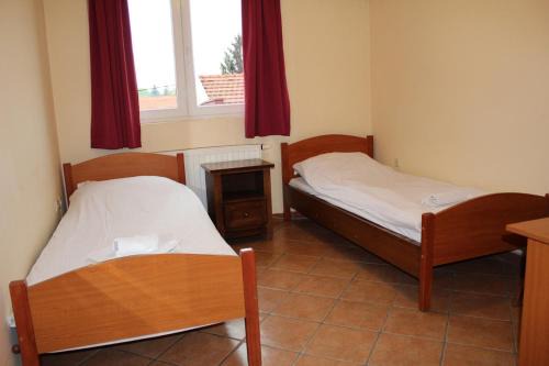 Slavonski Brod Bed & Breakfast | Budget-Friendly Stay at Prenoćište "Magnus" with Hot Tub
