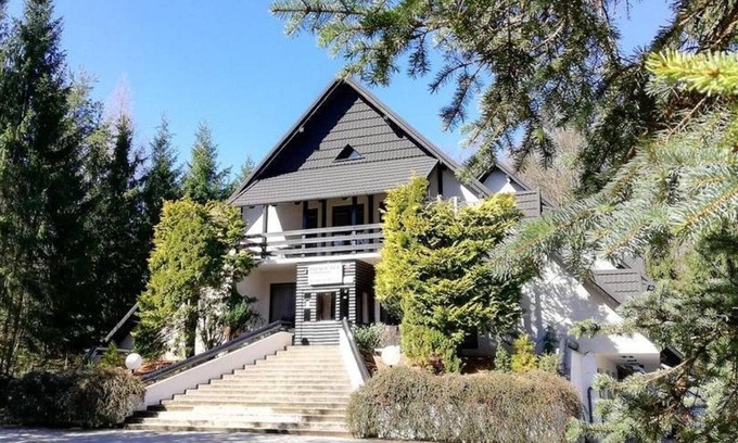 Hrastnik House | Cozy Retreat at Prenočišča MRAZ with Balcony & Hills View