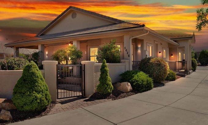 Prescott House | Premier Prescott Home with Kitchen & Breakfast Near Golf