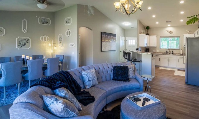 Prescott House | Elegant Prescott Perfection: Family-Friendly 3 Bedroom Retreat