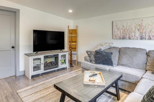 Prescott House | Peaceful Prescott Retreat with Hot Tub Near Downtown