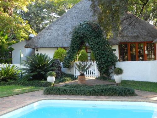 Kroondal Bed & Breakfast | Relax at President Paul Kruger Guest Lodge with Ocean Views
