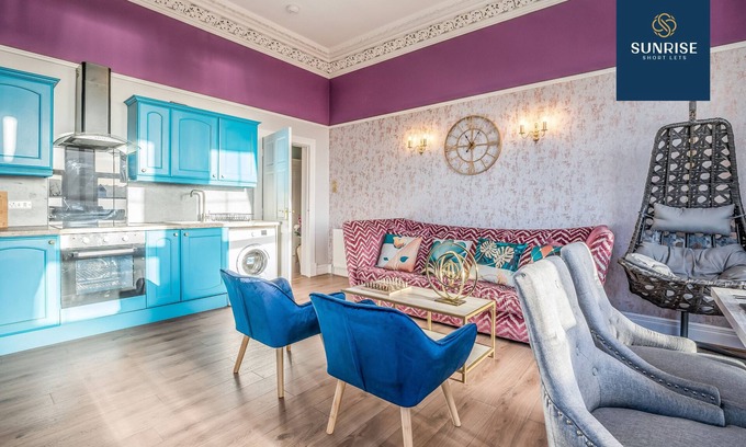 Dundee Apartment | Presidential Suite: Family-Friendly 2 Bedroom Accommodations