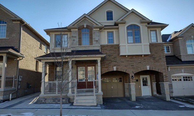 Ajax House | Premium 2Br Suite with Kitchen & Pet-Friendly Amenities