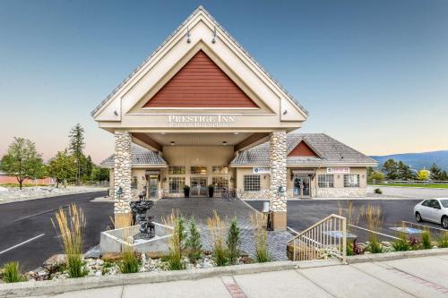 East Kootenay Hotel | Premier Prestige Radium Hot Springs Resort with Pool & Spa