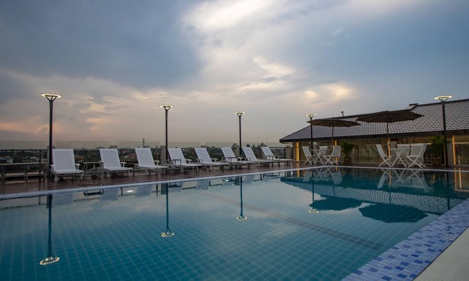 Bahan Hotel | Premier Prestige Residences at Golden Valley - 4-Star Stay