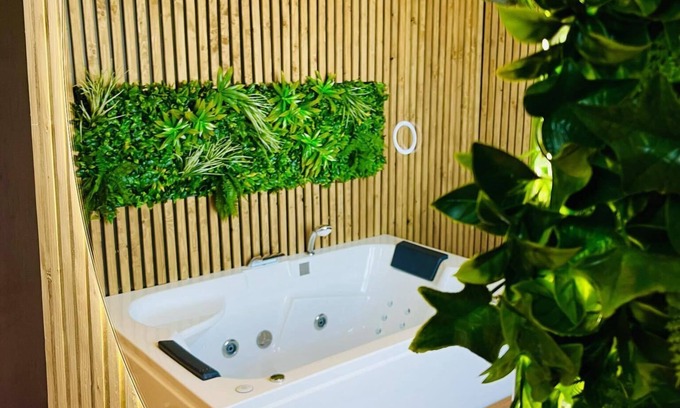 Feignies Cottage | Prestigious Cottage with Spa and Balneotherapy Bliss