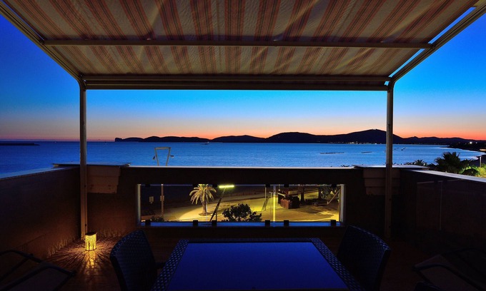 Lido Apartment | Elegant Penthouse by the Sea with Panoramic Ocean Views