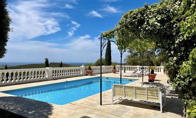 Ollioules Villa | Exquisite Villa with Pool and Breathtaking Views Await