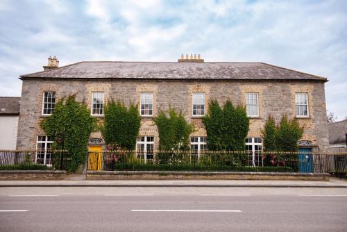 Abbeyleix Apartment | Preston House: Highly Rated Getaway with Pet-Friendly Perks