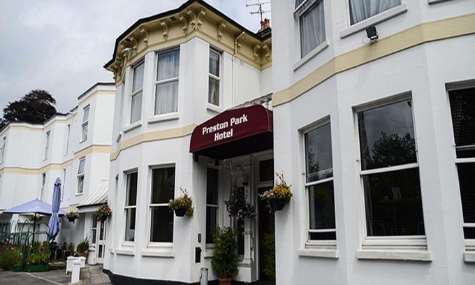 Brighton House | Discover Comfort at Preston Park Hotel for Every Traveler