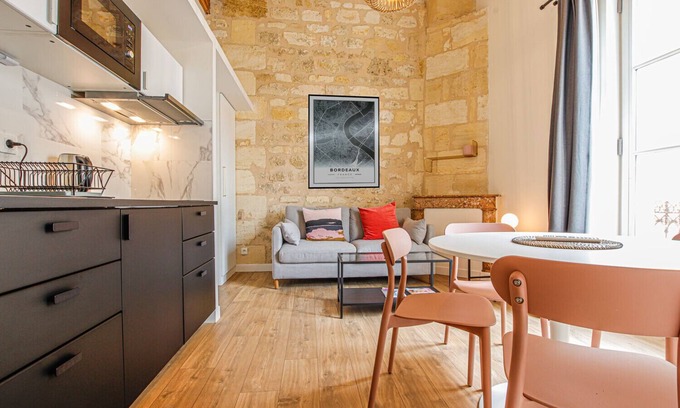 Bordeaux Sud Apartment | Inviting 2 Bedroom Duplex with Spa and Family Amenities