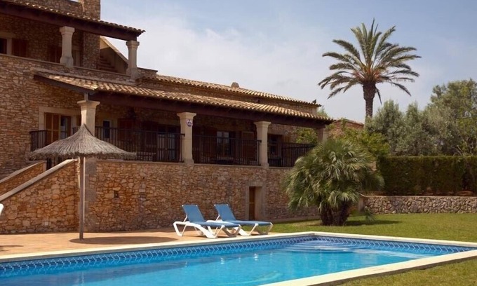 Felanitx Villa | Serene Coastal Retreat with Pool, 1km from the Beach
