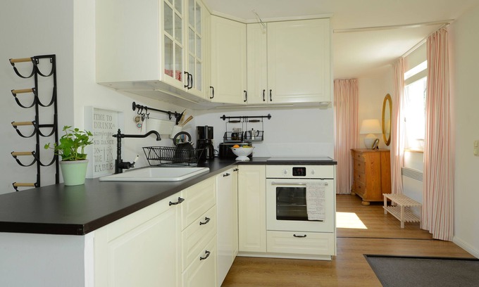 Boltenhagen House | Cozy Bungalow with Fireplace near Boltenhagen Beach