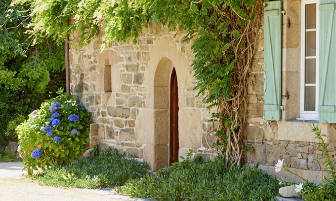Saint-Quay-Perros House | Delightful Cottage with Nostalgic Charm in Brittany