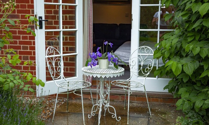 Farley Cottage | Cozy Cottage in Award-Winning Village - Perfect for Families