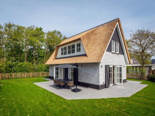 De Koog House | Delightful Holiday Home in De Koog Texel with Garden