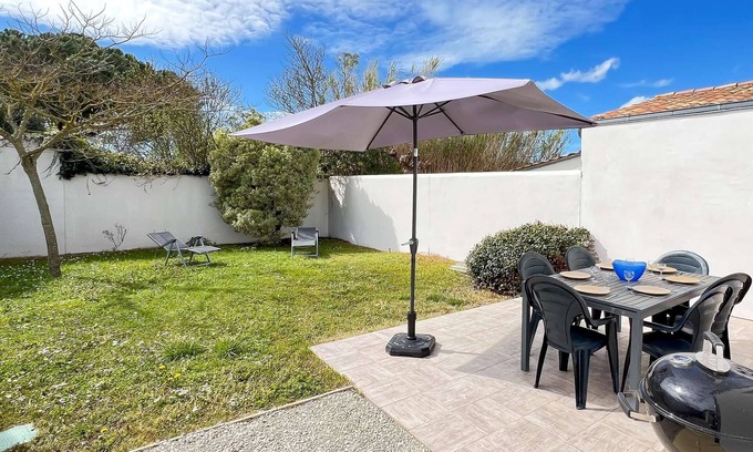 Le Bois-Plage-en-Re House | Charming Home with Garden, Ocean View & Pet-Friendly Stay