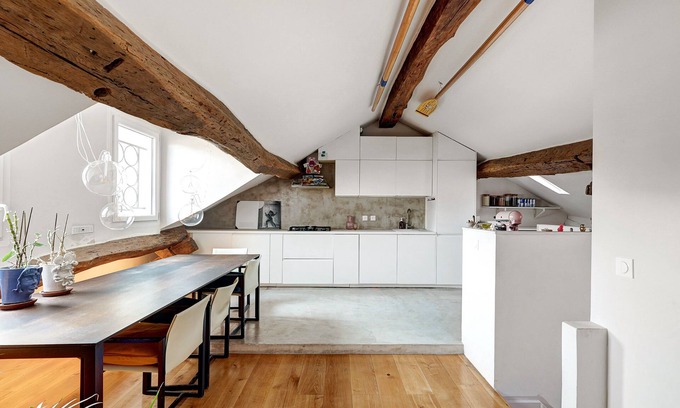 Strasbourg -Saint-Denis Apartment | Inviting Parisian Penthouse for Families and Friends of Four