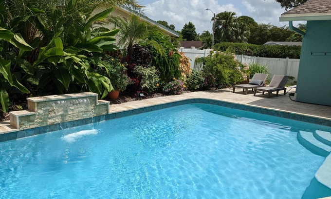 Plantation House | Idyllic Pool House in Plantation with Ocean View & More