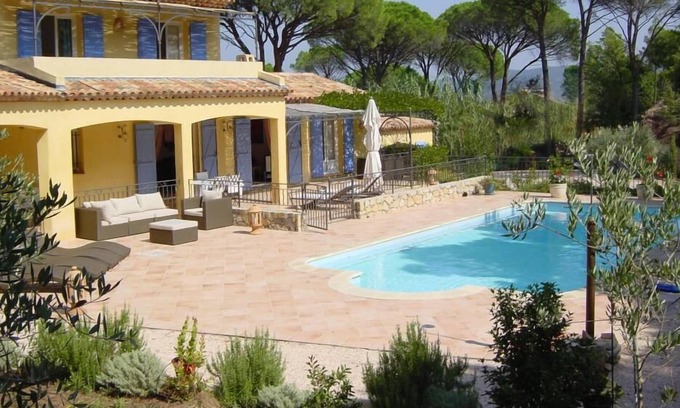 Vidauban Villa | Pretty villa with swimming pool in the middle of the umbrella pines for 6 to 8 people