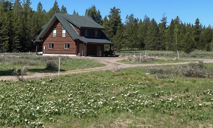 Island Park Cabin | Discover Outland Meadows Cabin Near Yellowstone Park