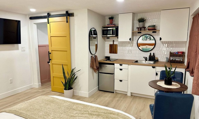 Golden Hills Apartment | Prickly Pear Hideout - Mesa Golf Course Studio
