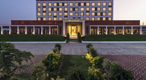 Phaltan Hotel | Budget-Friendly Getaway at Jakson Inns with Pool & Spa