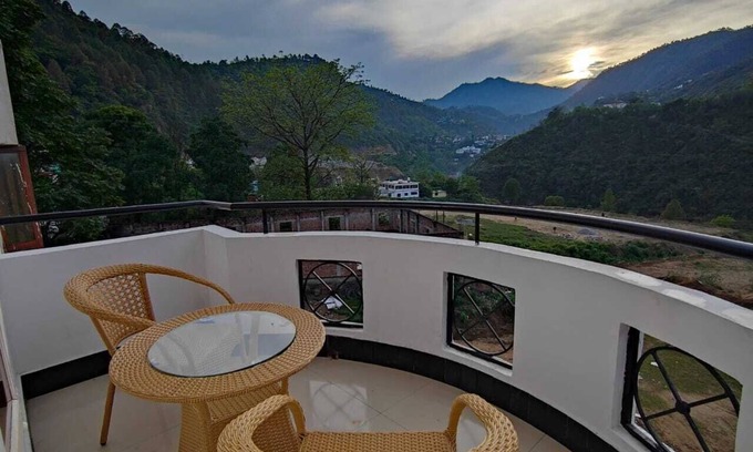 Rudraprayag Hotel | Family-Friendly Stay at Pride Resort Rudraprayag