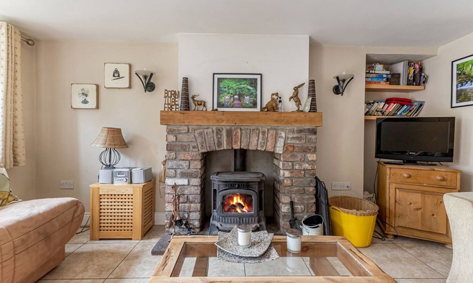 Newcastle Cottage | Relax at Priest Bridge Cottage - Pet Friendly & Oceanfront