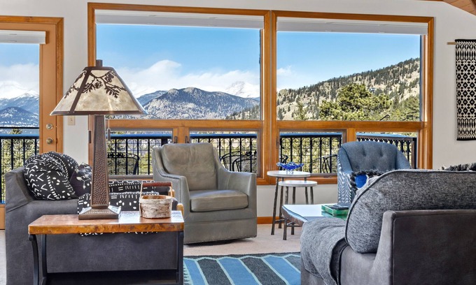 Windcliff Estates House | Experience Primavista at Windcliff: 4-Star Family Retreat