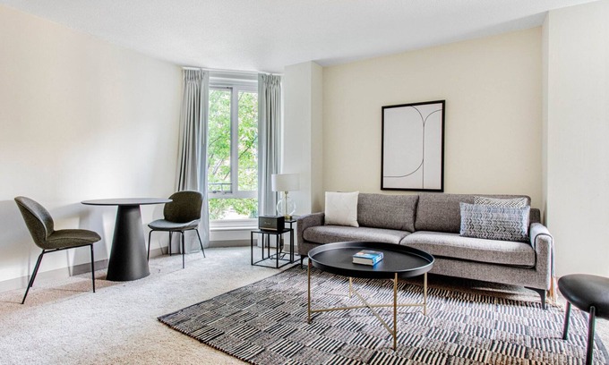 Prudential - St. Botolph Apartment | Modern Back Bay 2BR/2B Close to Prudential Center