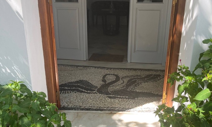 Skyros Town Apartment | Prime Beachfront, Fully Furnished, 2-Bedroom Apartment in Magazia Beach Sleeps 5