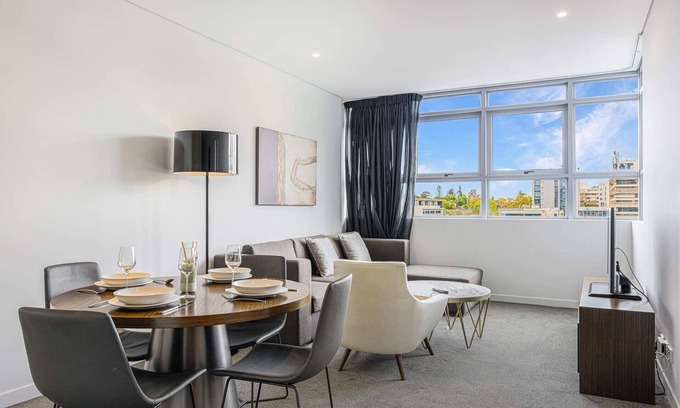Chatswood CBD Apartment | Prime Location 1BD Apartment in Chatswood